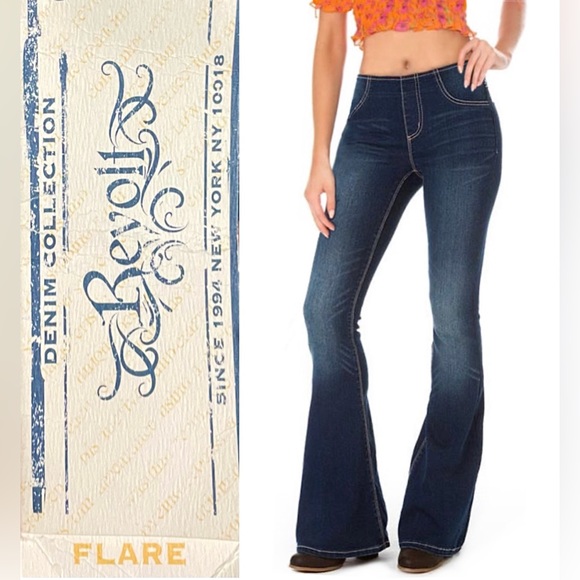 REVOLT Pull-On Flare Jeans, Medium Blue wash with Fading, size 5, LIKE NEW - Picture 1 of 11